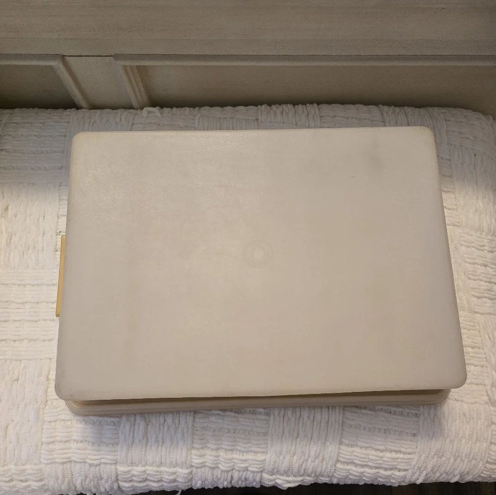 Vintage Tupperware Rectangle Cake Keeper Carrier Harvest Gold 622-7 623-7 15